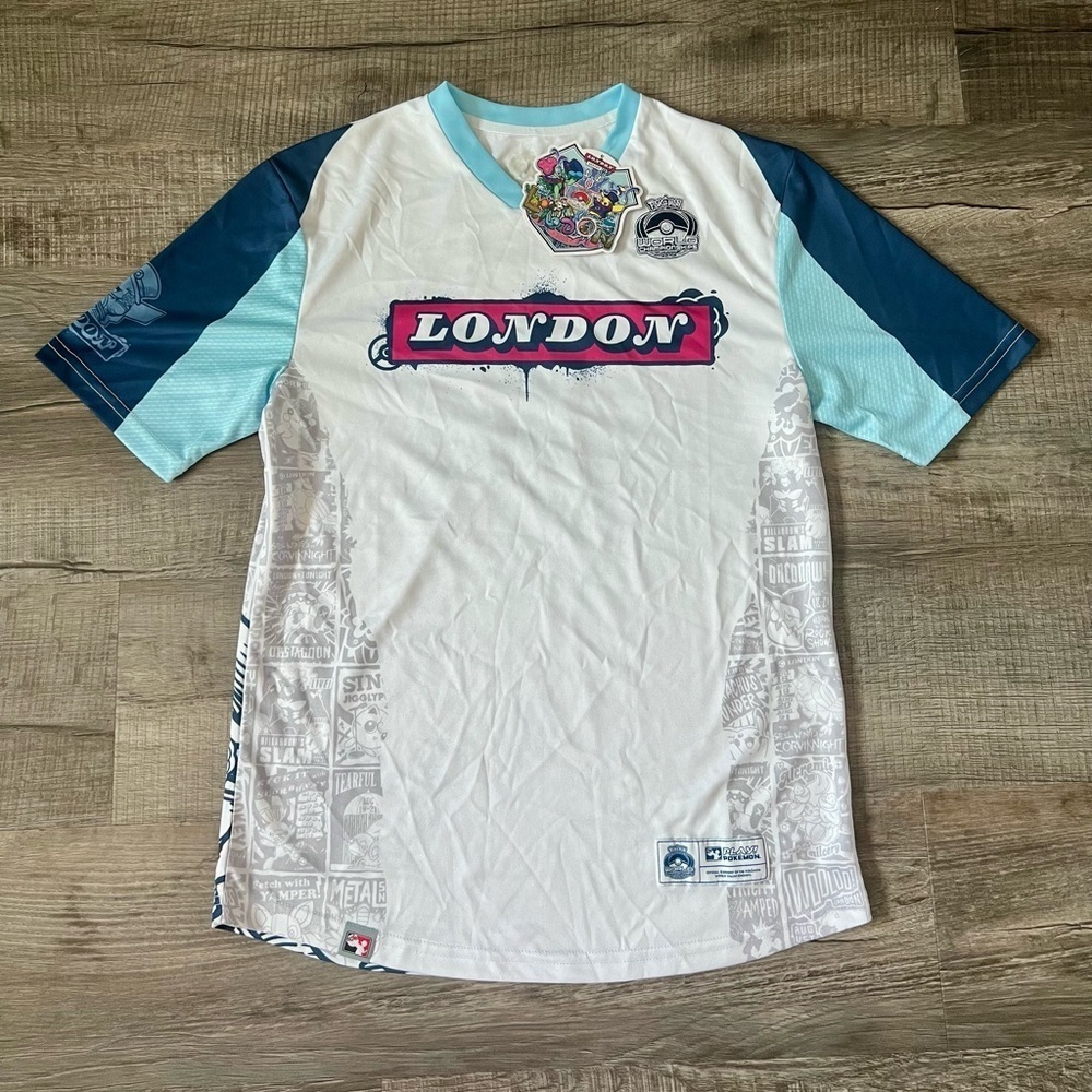 NWT! Pokemon World Championship 2022 Jersey Shirt Medium Pikachu Charizard Rare